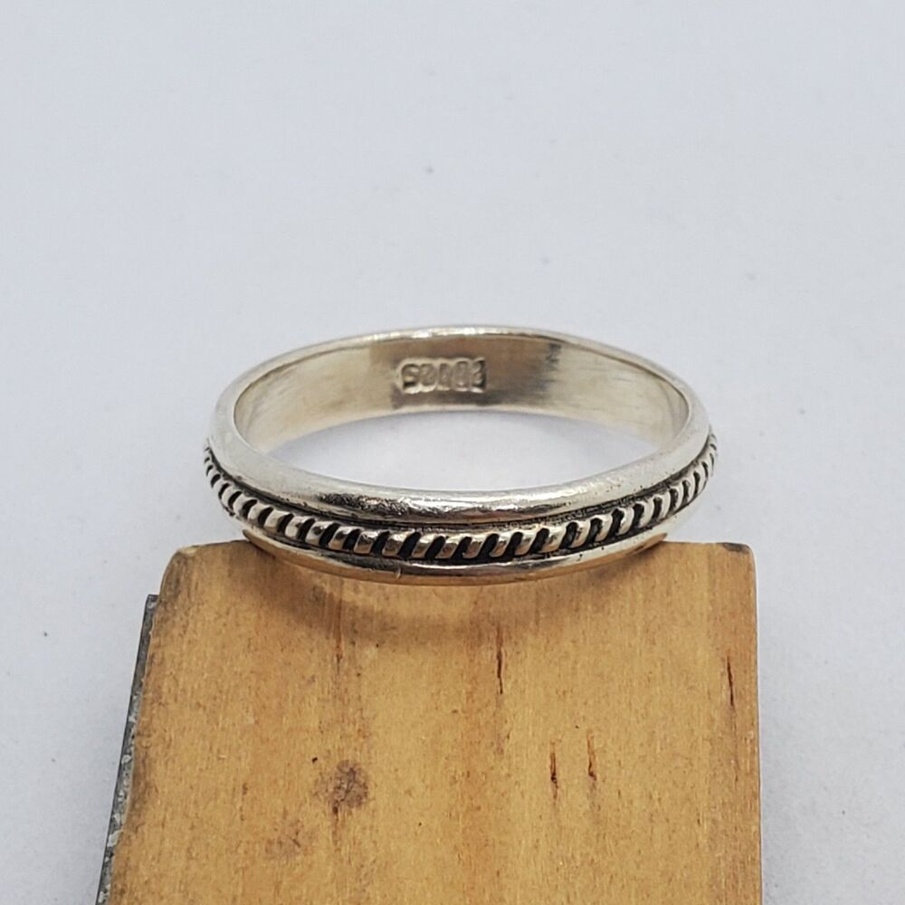 Size 9 Sterling Silver Rope Ring 925